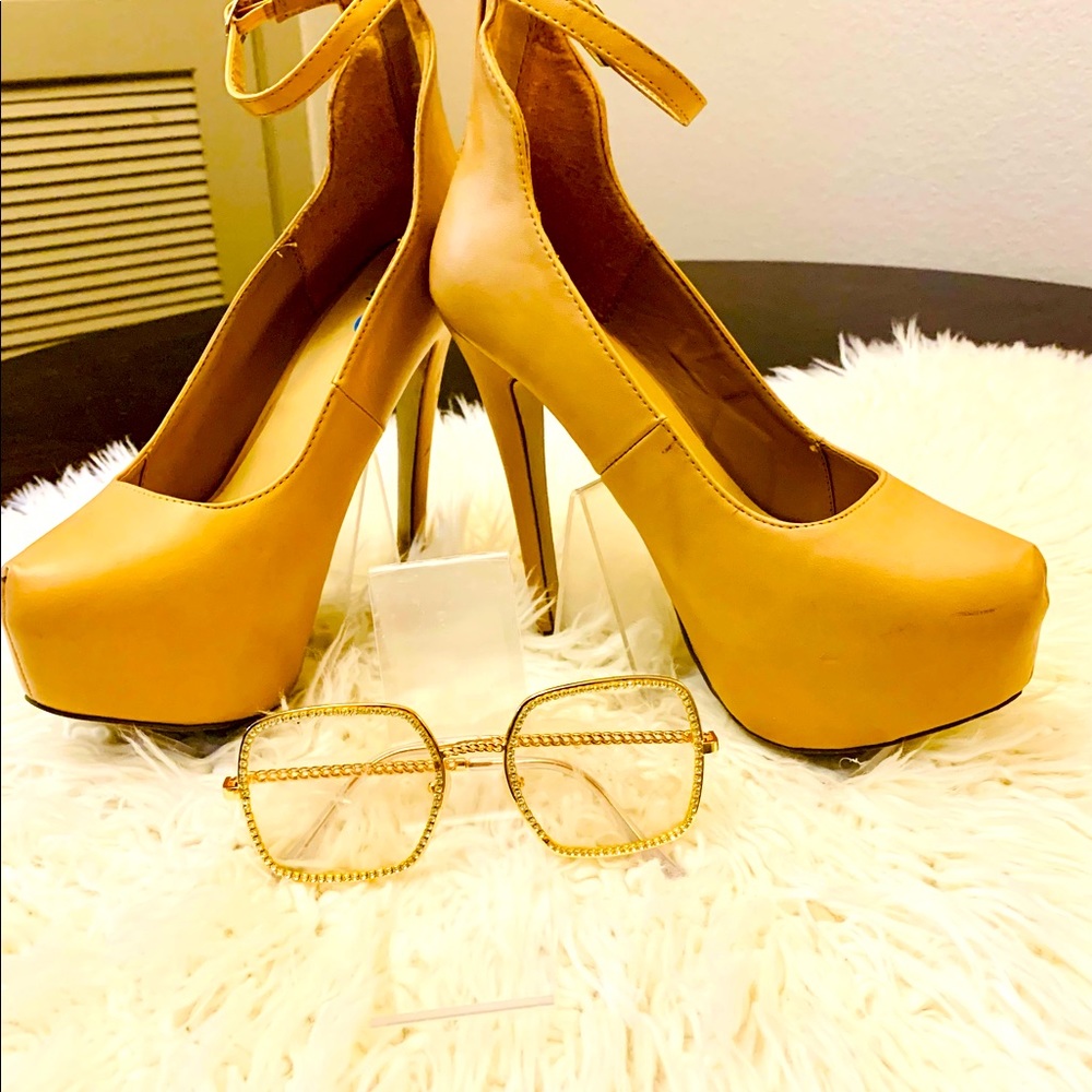 Size 8.5 Leather platform stillettos, “Get the Look”💕🔥